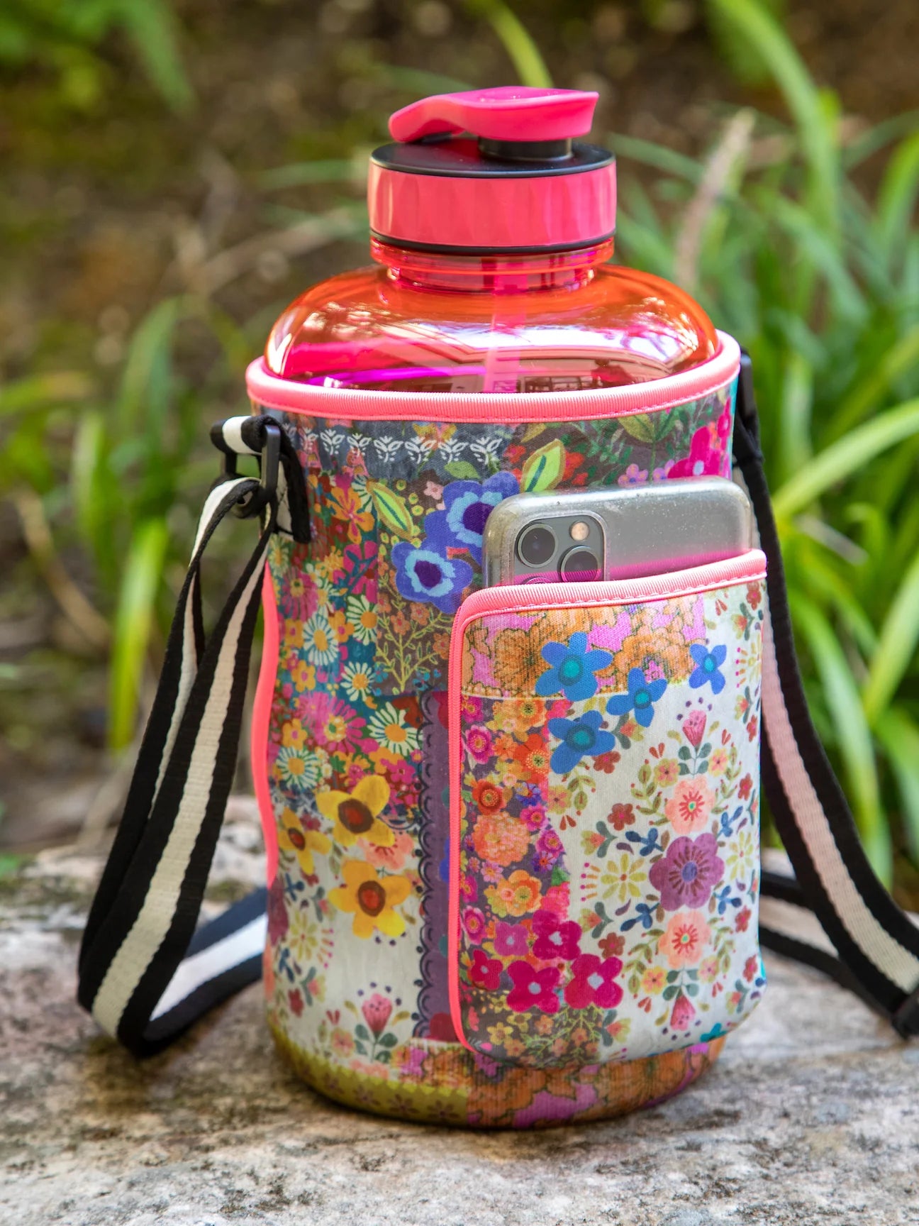 Drink Big Water Bottle With Carrier - Jewel Border – Kennedy Sue