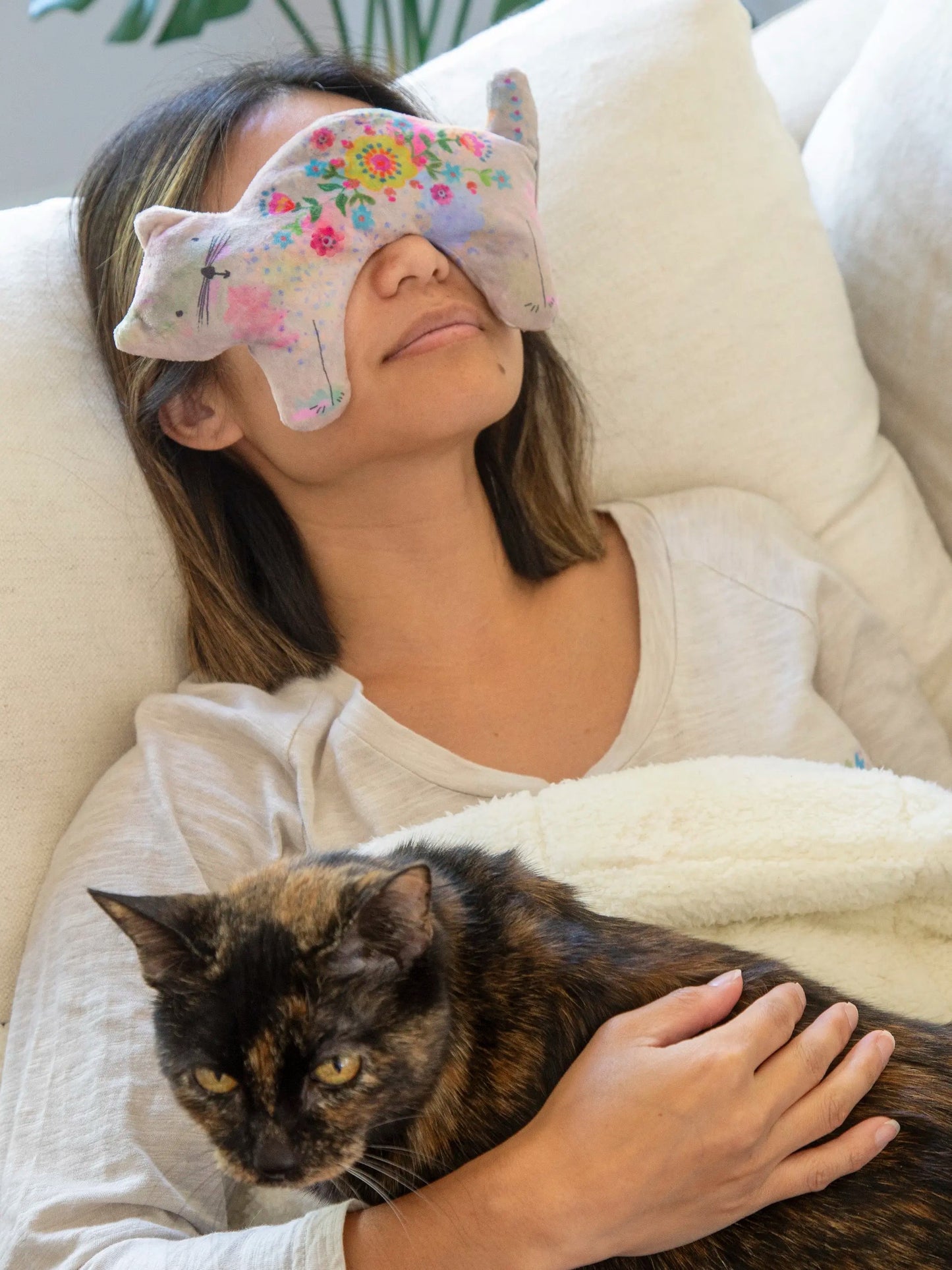 Shaped Weighted Eye Mask - Cat