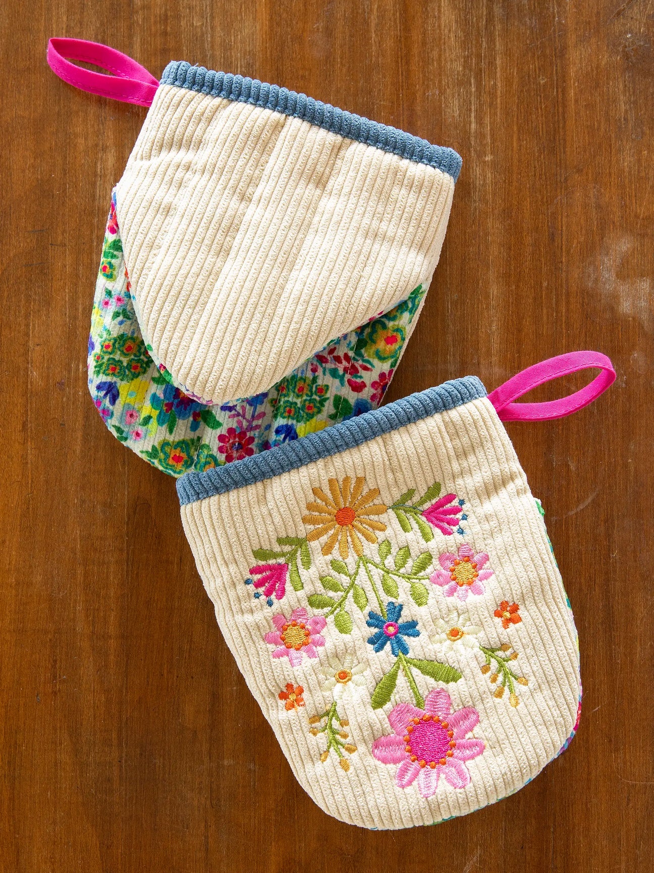 Embroidered Mini Oven Mitt-Set of 2
