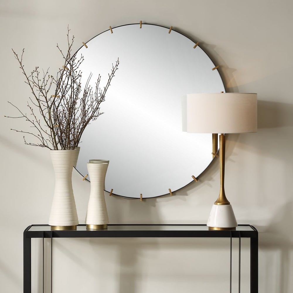 Pali Mirror, Round