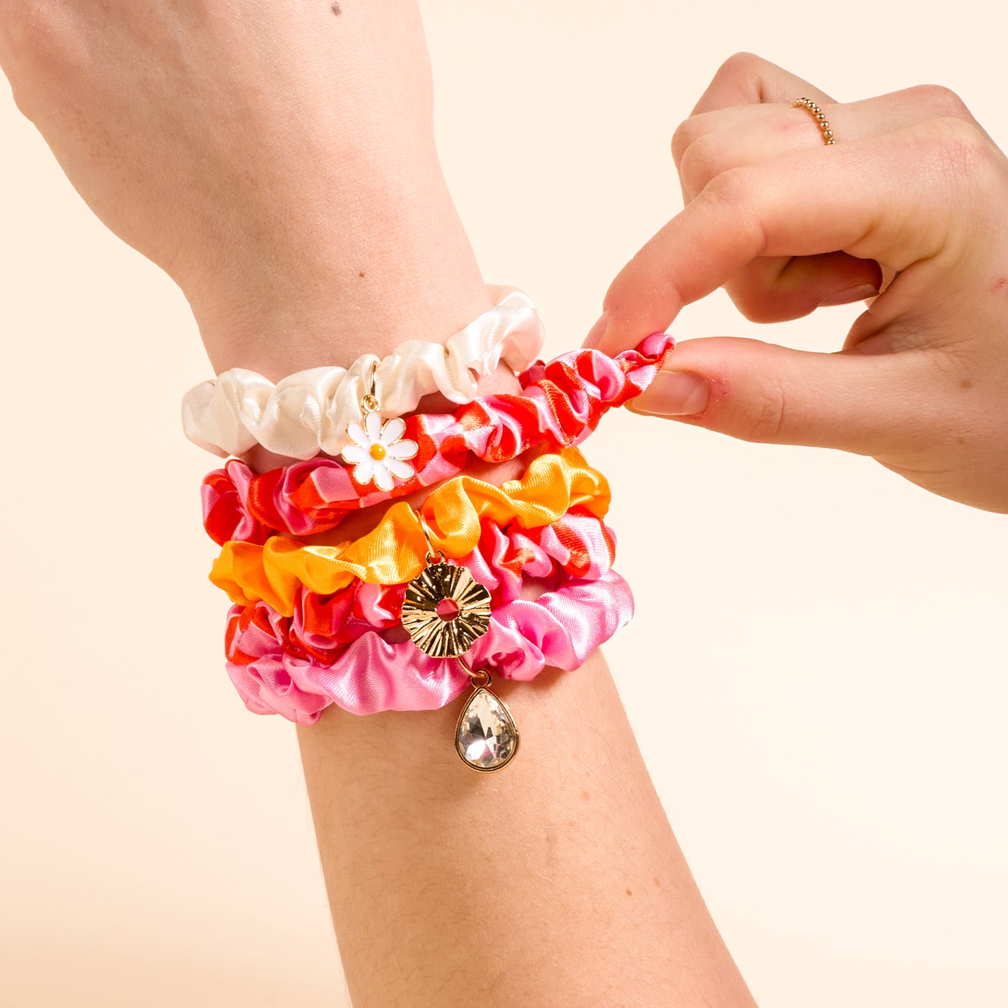 Scrunchie Charm Set - Sicily Stripes Pink