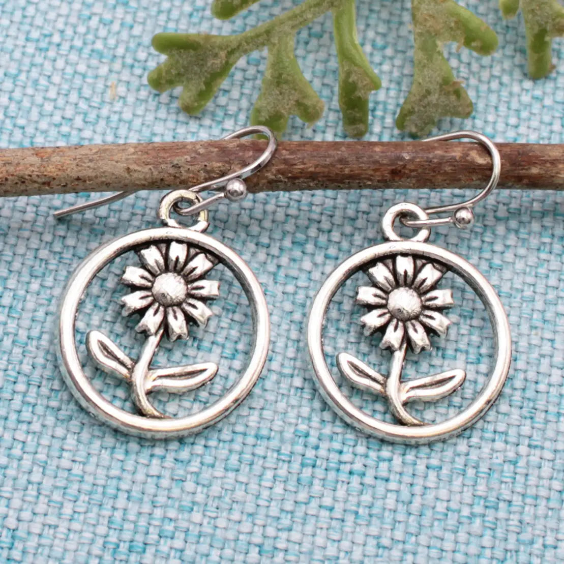 Dainty Daisy Silver Circle Flower Earrings