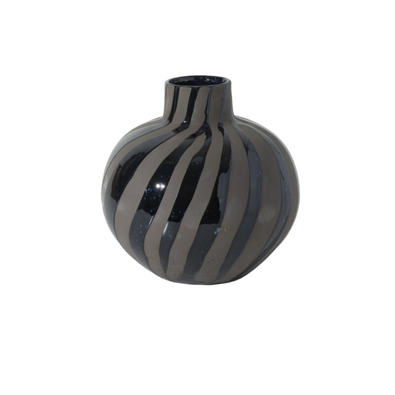 Genaro Vase