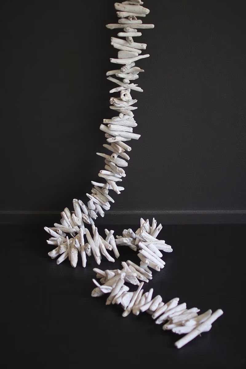 Whitewash Driftwood Garland — image 4