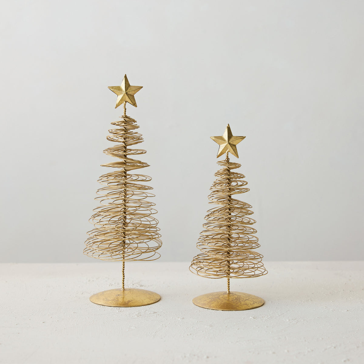 Gold Metal Wire Christmas Tree with Star