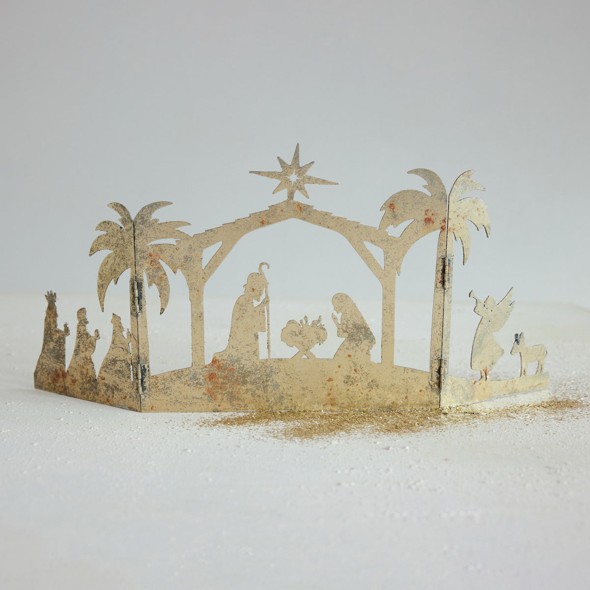 Metal Folding Mantle Scene with Nativity