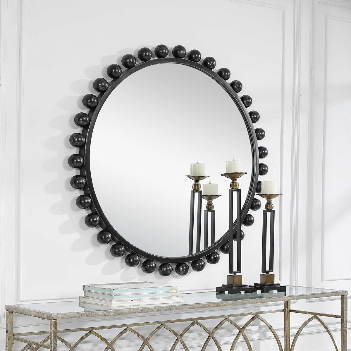The Cyra Round Mirror, Black