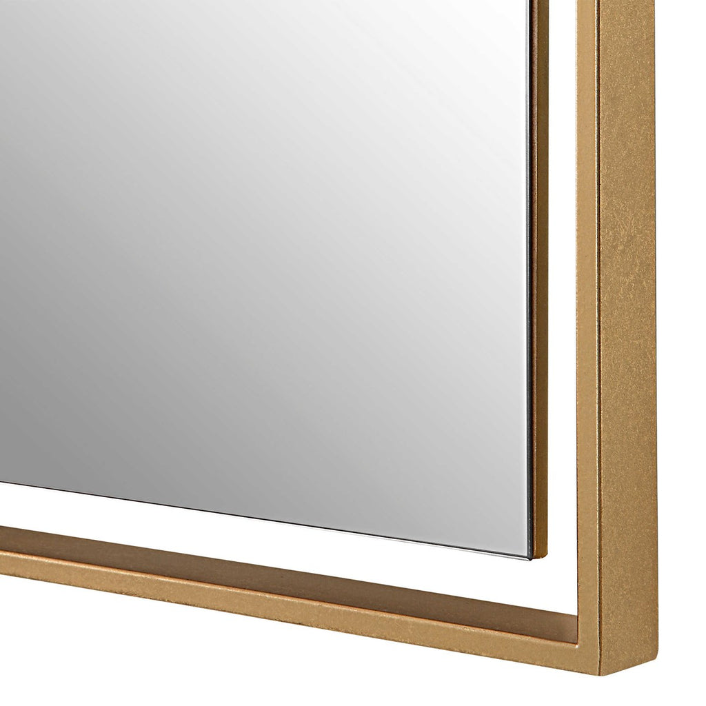 Egon Mirror, Gold