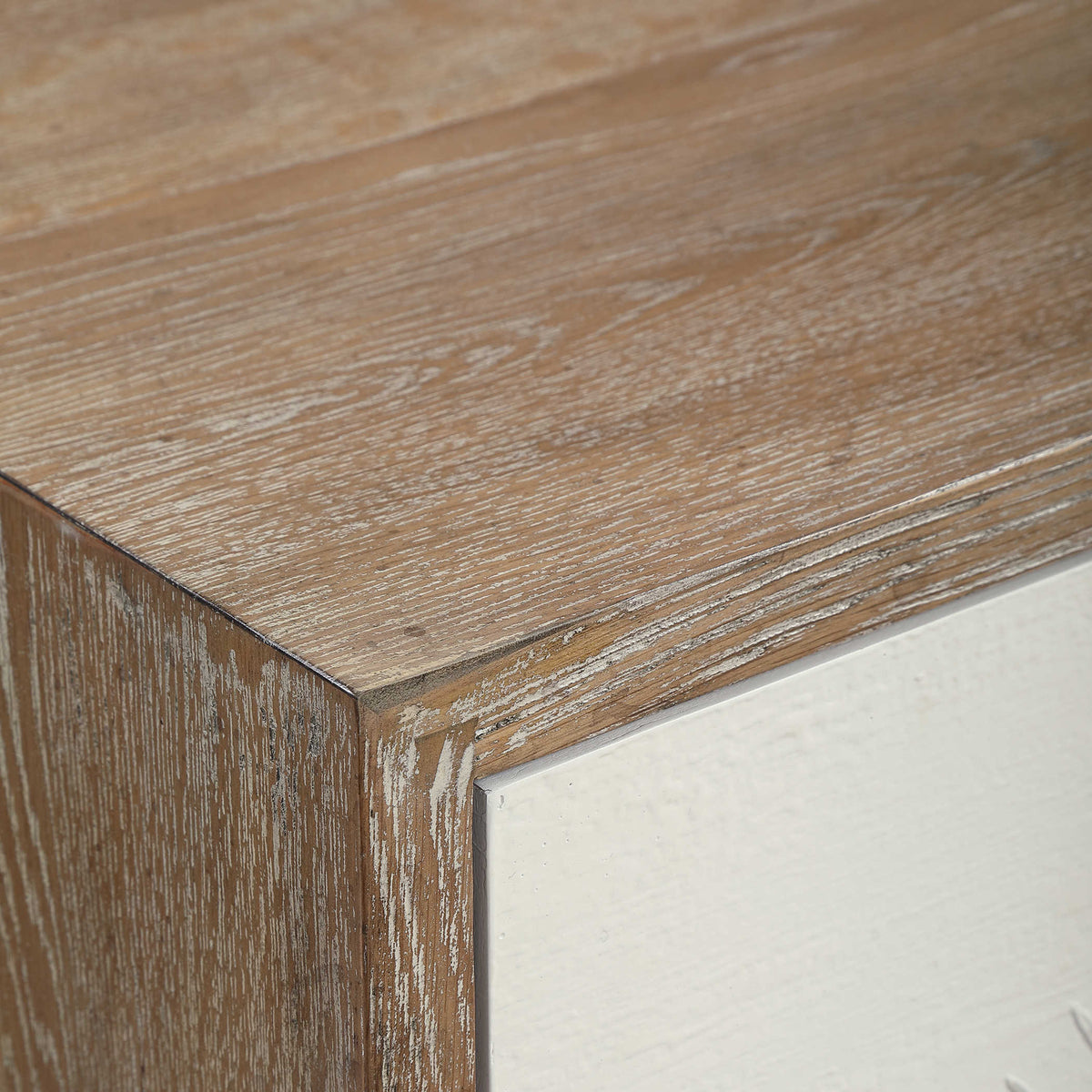 Dani Cabinet